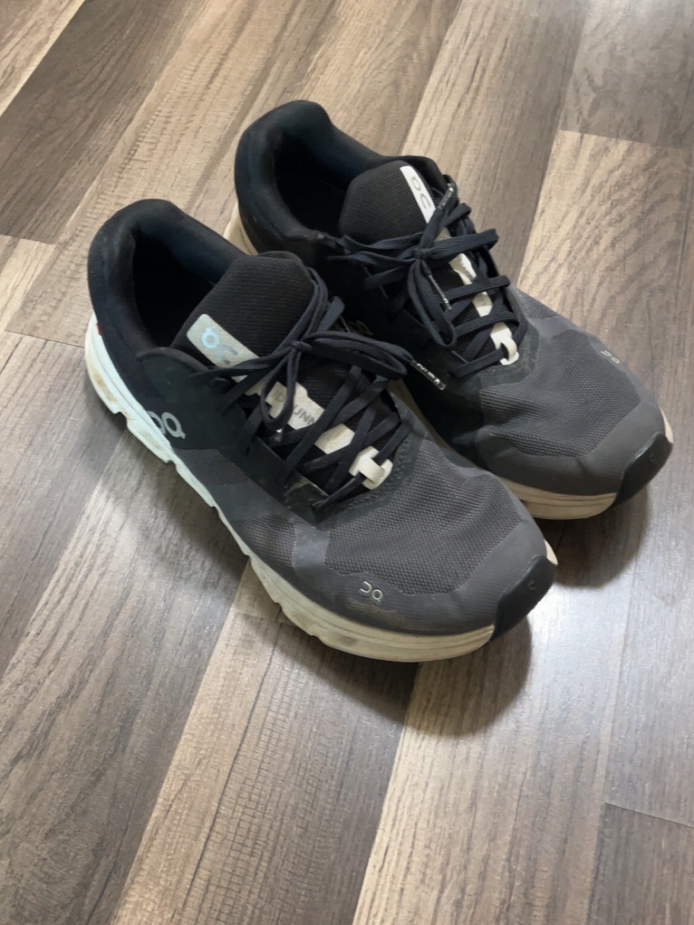 On Cloud Cloudrunner Mens 10 Shoes